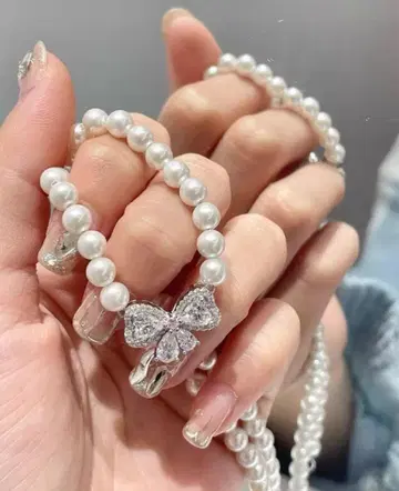 펄 나비 모티브 목걸이