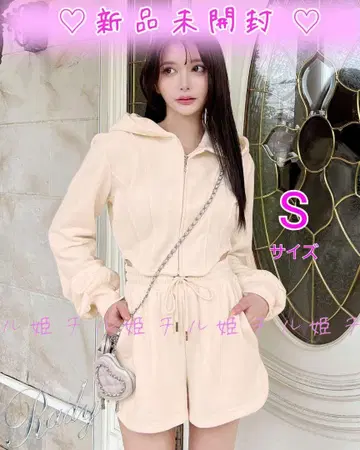 rady 코르셋 숏 셋업 S 사이즈 바닐라 화이트 잔여 2