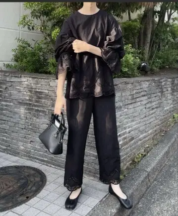 perna 레이스 자수 셋업