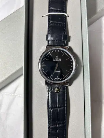 Lobor Quartz 블랙 가죽 손목시계
