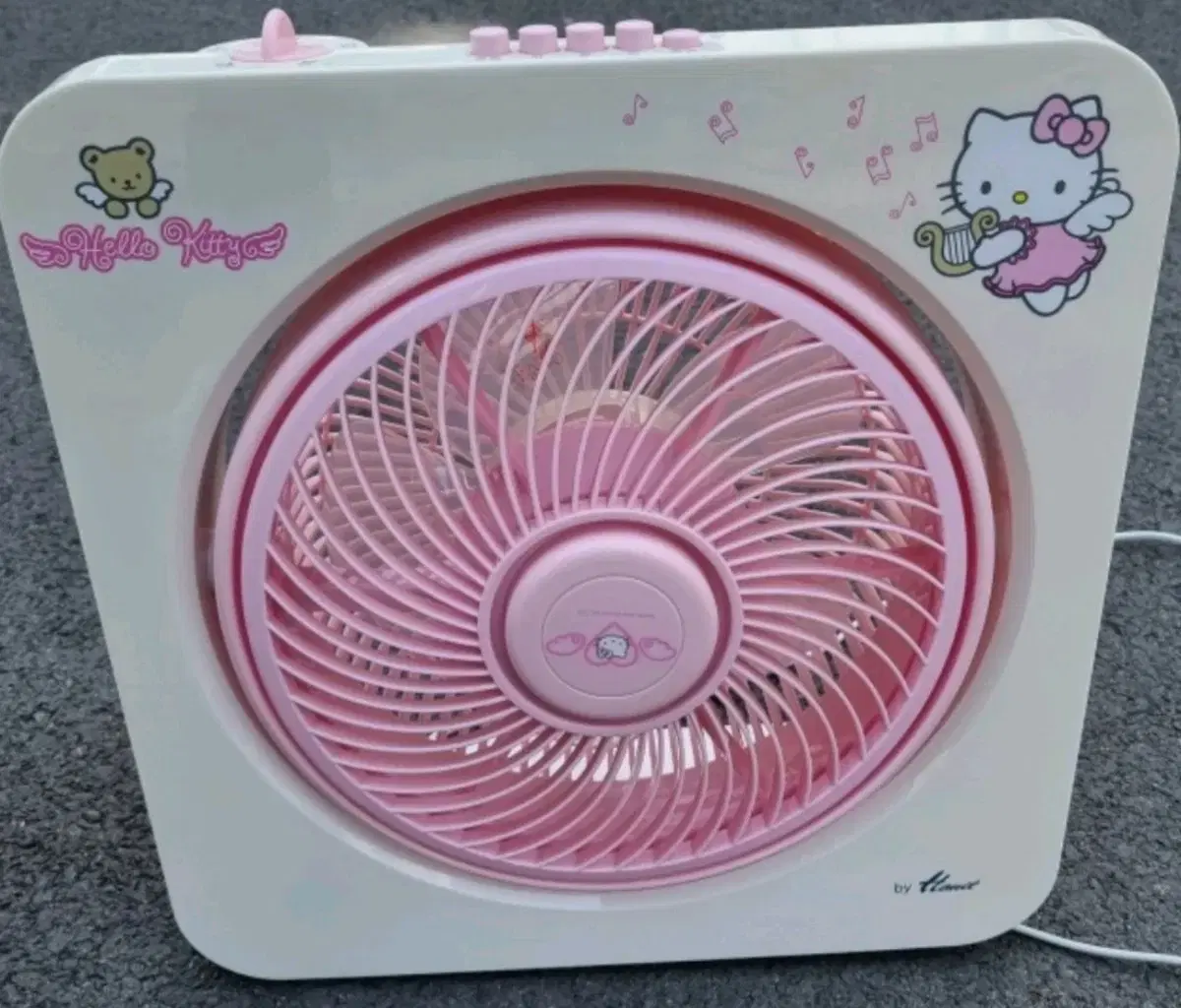 Vintage Hello Kitty Fan in Good Condition