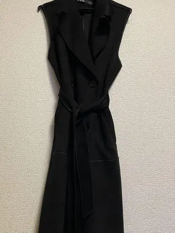 자라 블랙 슬리브리스 원피스 S