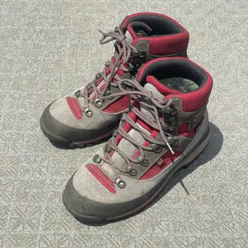AKU 등산화 23.5cm 새상품급 여성용 GORE-TEX