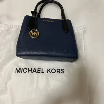 MICHAEL KORS 네이비 가죽 백