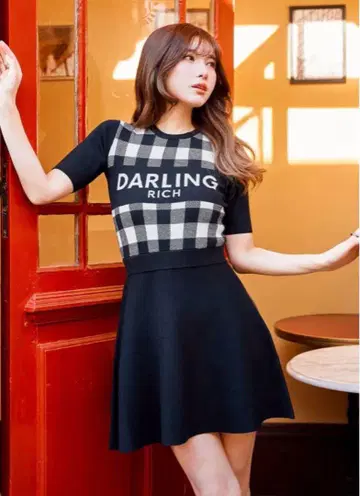 DARLING RICH 체크 무늬 반팔 니트 원피스