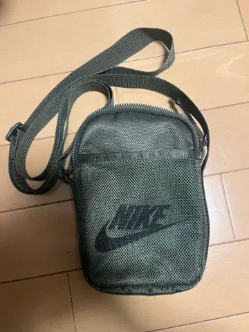 Nike 메쉬 숄더백 다크 그린