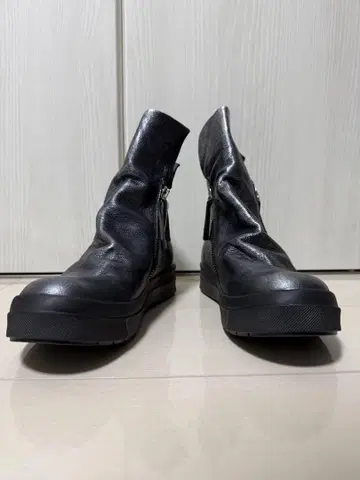CINZIA ARAIA 지퍼 부츠 메탈릭 실버