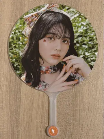 진사이 스즈카 부채 FRUITS ZIPPER