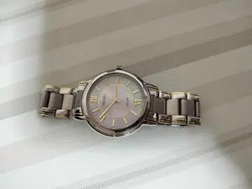 새상품급 작동 SEIKO 세이코 솔라 골드 실버 V181-0AD0