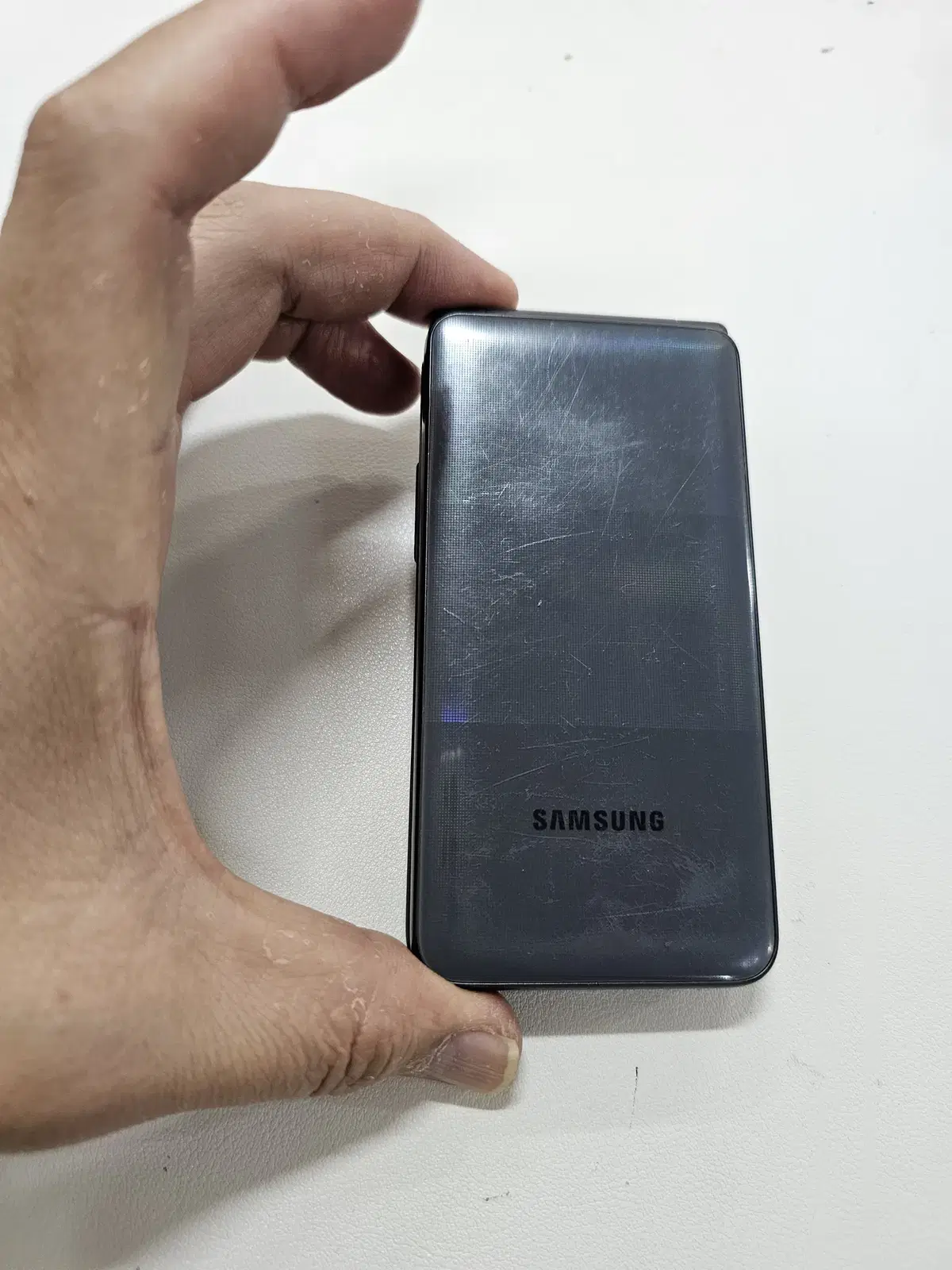 Galaxy Folder 2 Gray, no image burn-in, normal unlocked phone