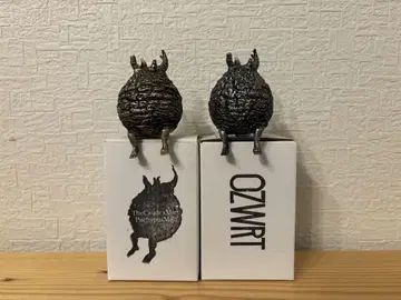 OZWRT 파키프스 피규어 금 은 2개 세트