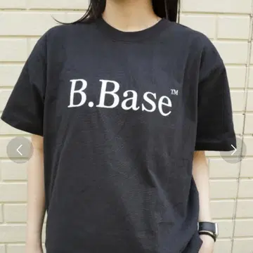 B.Base 티셔츠