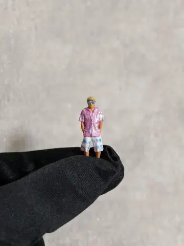 1/64 스케일 휴가풍 비치 스타일 남성 디오라마용 미니카 피규어 완제품
