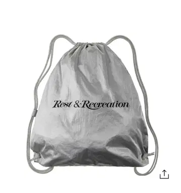Rest & Recreation 실버 백팩