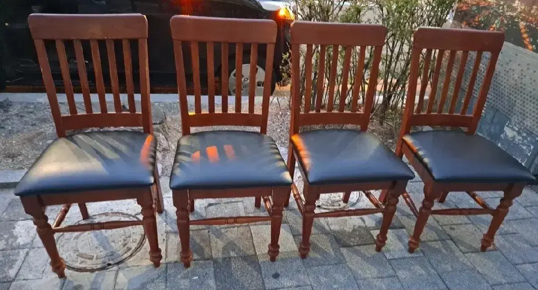 Antique Chair. Vintage Chair. Imported Chair. Euro Chair. Solid Wood Chair. Cafe Chair. Newtro Chair