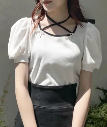abc une face 데콜테 리본 컷 티셔츠 택 포함