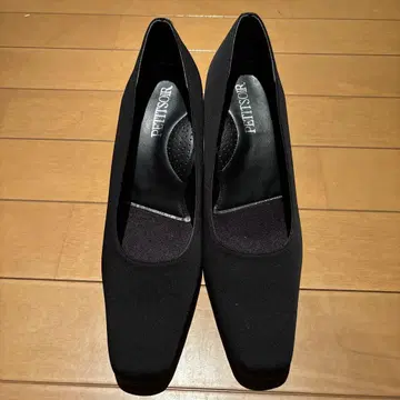 PETITSOIR 쁘띠소아르 펌프스