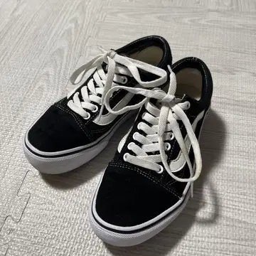컨디션 최상 반스 블랙 스니커즈 올드스쿨 22.5cm