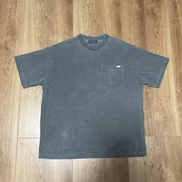 NAUTICA 피그먼트 다이 포켓 t셔츠 차콜 그레이