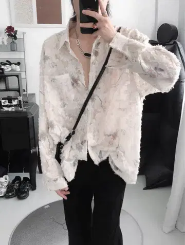 꽃무늬 긴팔 셔츠 크림색