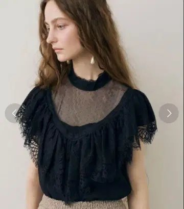 LA BELLE ETUDE 레이스 탑