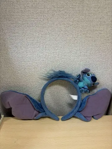 스티치 귀가 달린 머리띠