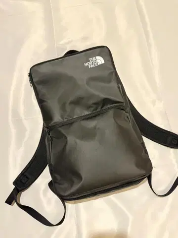 THE NORTH FACE 셔틀 데이팩 블랙 노트북 PC 수납 가능