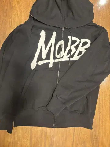 MOBB 블랙 지퍼 후드티 사이즈 L