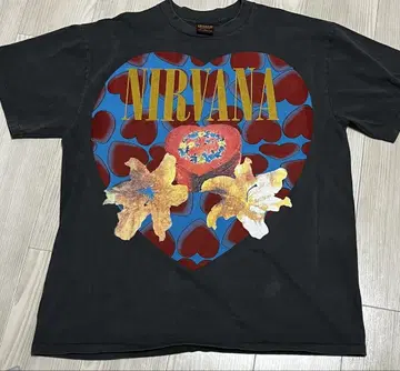 NIRVANA HEART SHAPED BOX XL 티셔츠