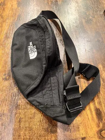 THE NORTH FACE 바디백 블랙