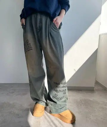 낙서 오버 다이 데님