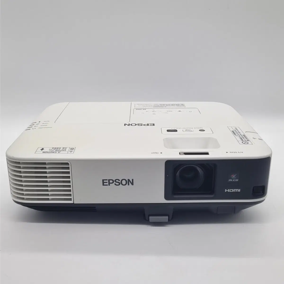[Grade A] Epson EB-2055 5000 ANSI Lumens XGA Used Beam Projector