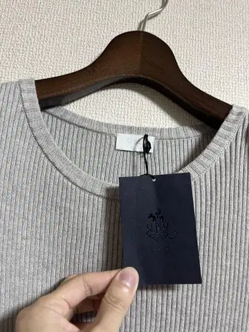 URU 우루 16SS SLEEVELESS KNIT 니트 베스트