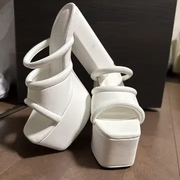 GYDA 화이트 플랫폼 샌들 3 스트랩