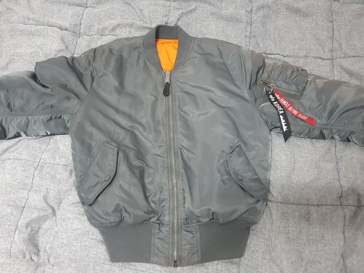 [m] Alpha Industries Regular MA-1 Gunmetal