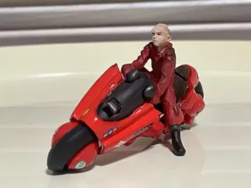 머리카락 부품을 잃어버린 카네다와 바이크 카이요도