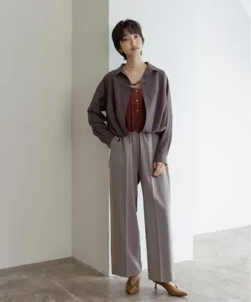 Eimee Law 사이드 라인 미세 슬랙스 팬츠