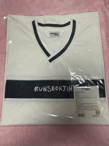 BTS RUNSEOKJIN V넥 티셔츠 화이트