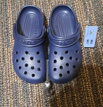 Crocs 네이비 샌들 M5 W7 23cm