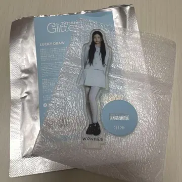 ILLIT 서울 네이비 라키드로 원희