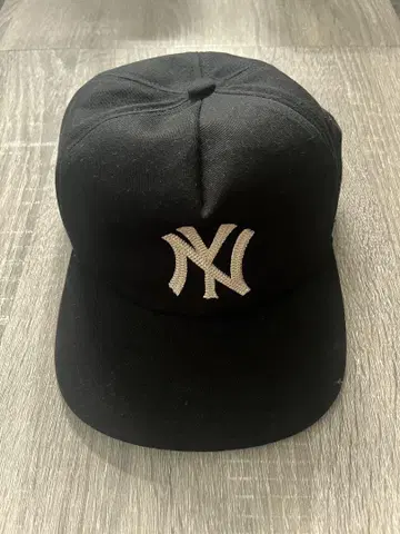 MONDAYSUCK YANKEES 캡 자수 로고 블랙