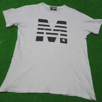 M 로고 화이트 티셔츠