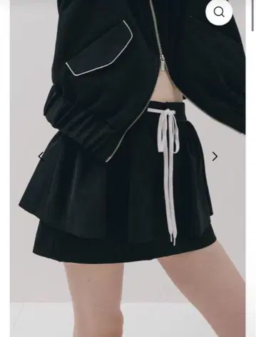 토 브릭스턴 트랙 스커트
