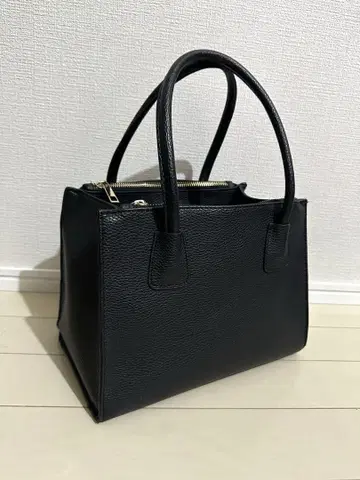 DURAS 핸드백 블랙 밑면 찡 장식