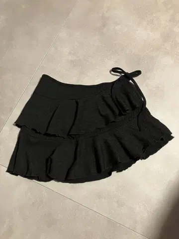 [미사용 새상품] JEANASIS 블랙 프릴 랩 미니 스커트 프리 사이즈