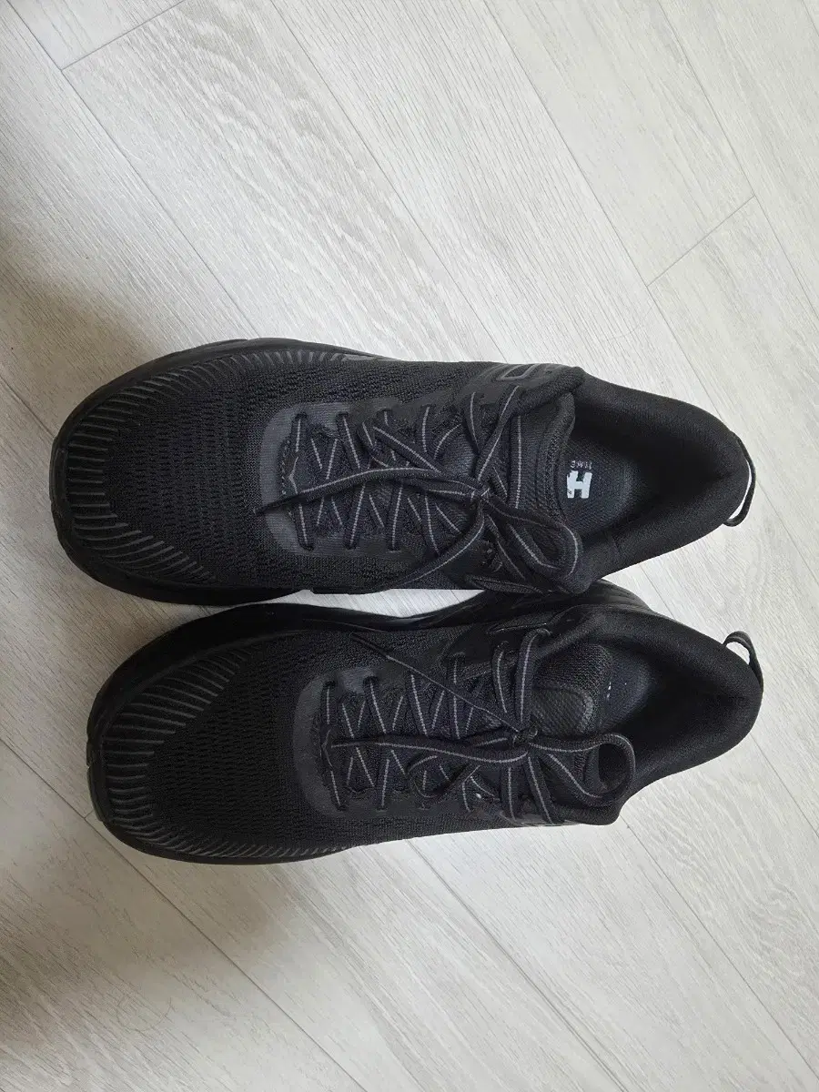 Hokaoneone Bondi 7 Regular Size 265
