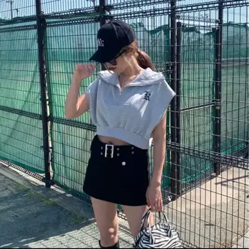 논헤지 하프 지퍼 그레이 숏 맨투맨 B 자수