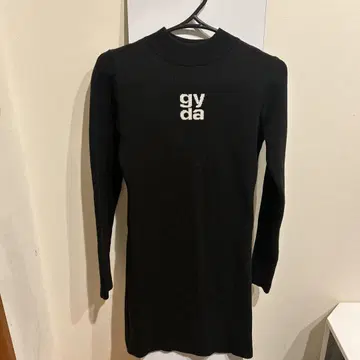 GYDA 블랙 니트 스웨터 긴팔