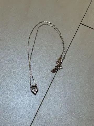 스와로브스키 하트 목걸이