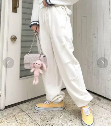 새상품 Alley by wcloset 펄 리본 스웨트 팬츠 화이트